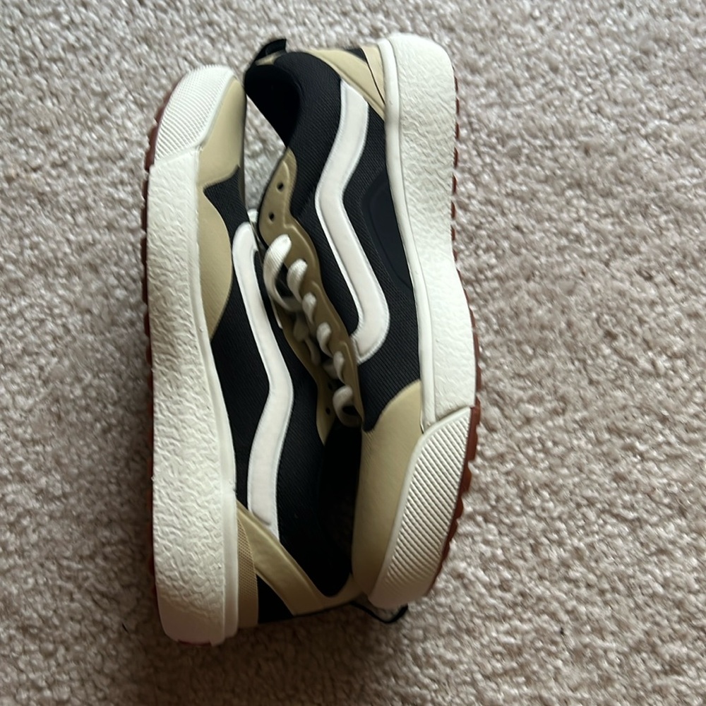 Men’s vans running shoe